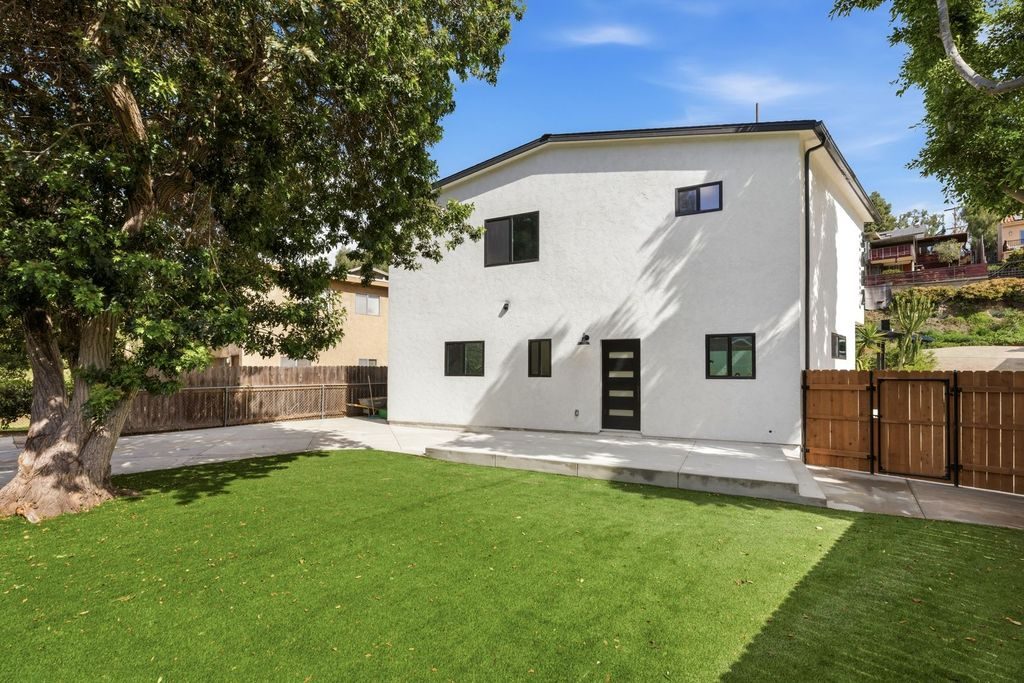 Backyard — 3682 Curlew St